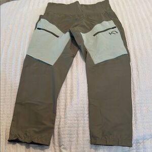 Kari Traa Olive and Light Gray Outdoor Endurance/Performance Leggings